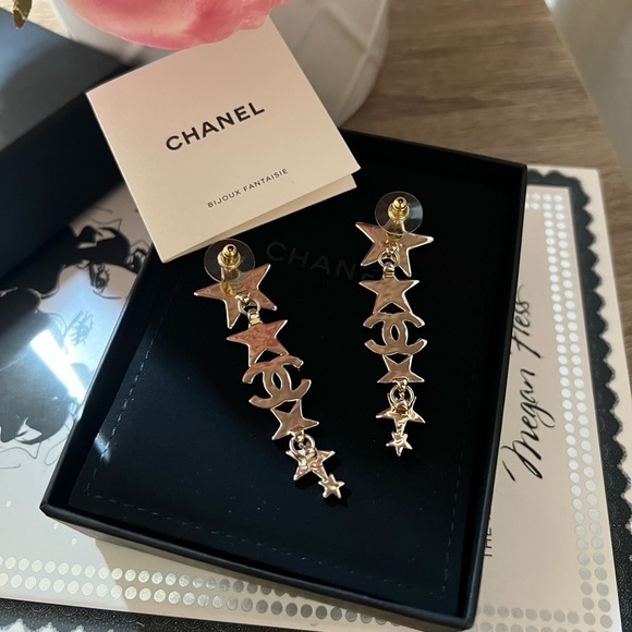 Chanel 2023 Crystal CC Star Drop Earrings - Picture 7 of 11